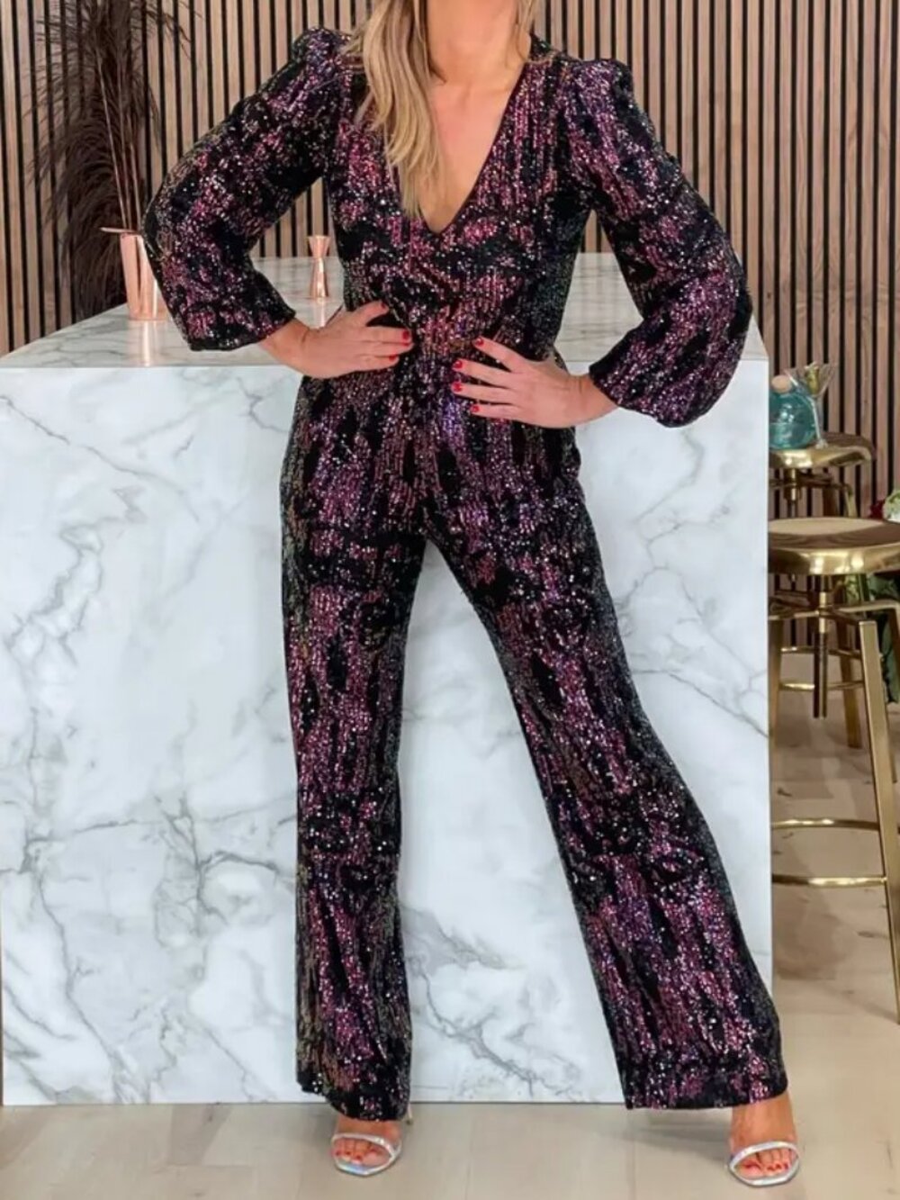 ML Monique Lhuillier Sequin Jumpsuit Gorgeous Flare leg & sleeves V neck Party 6